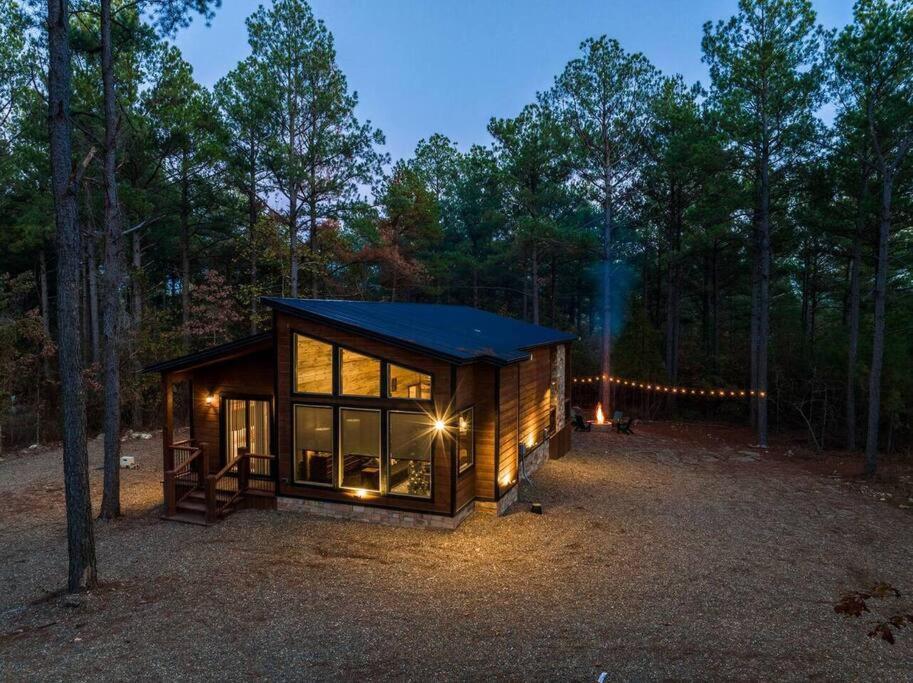 The Blaylock Cabin, 2 King, Hot Tub, Pet Friendly! Broken Bow Exterior photo